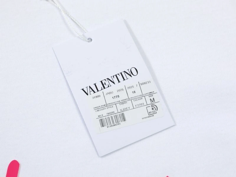 Versatile Valentino T-Shirts 174929