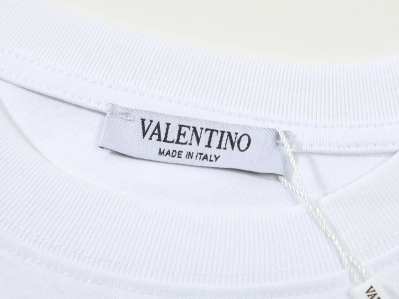 Versatile Valentino T-Shirts 174929
