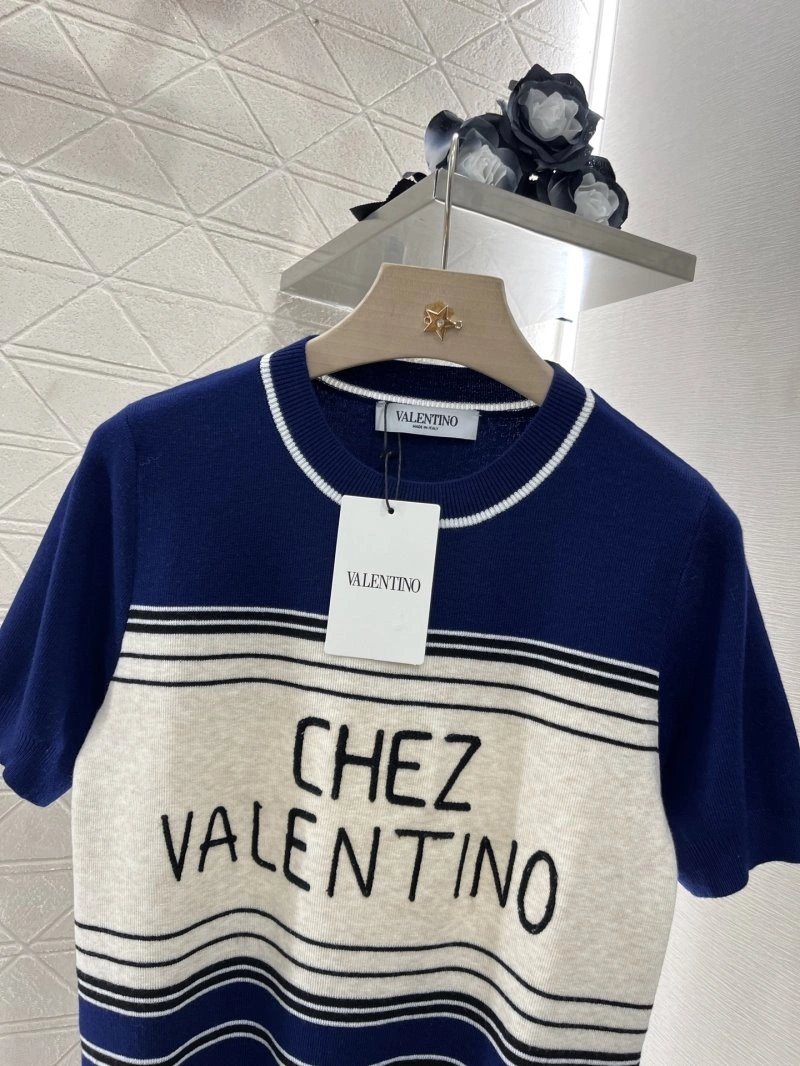 Efficient Valentino T-Shirts 174251