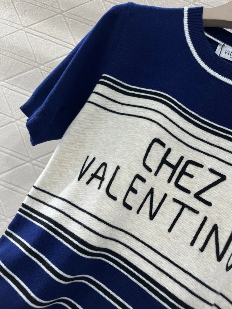 Efficient Valentino T-Shirts 174251