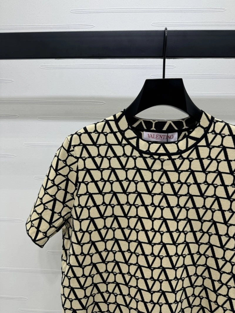 Upgraded Valentino T-Shirts 174537