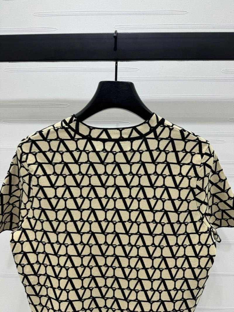 Upgraded Valentino T-Shirts 174537