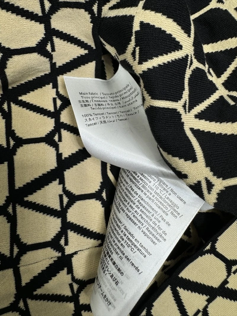 Upgraded Valentino T-Shirts 174537
