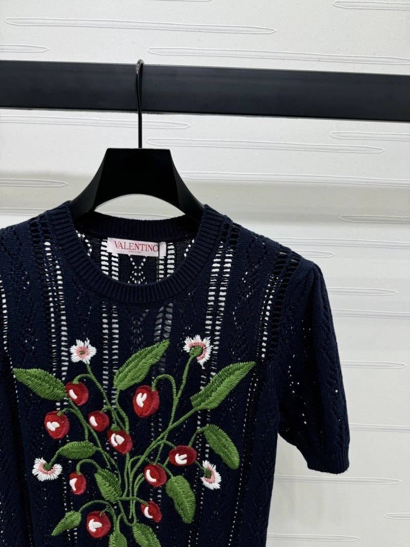 Valentino T-Shirts Resilient 174554