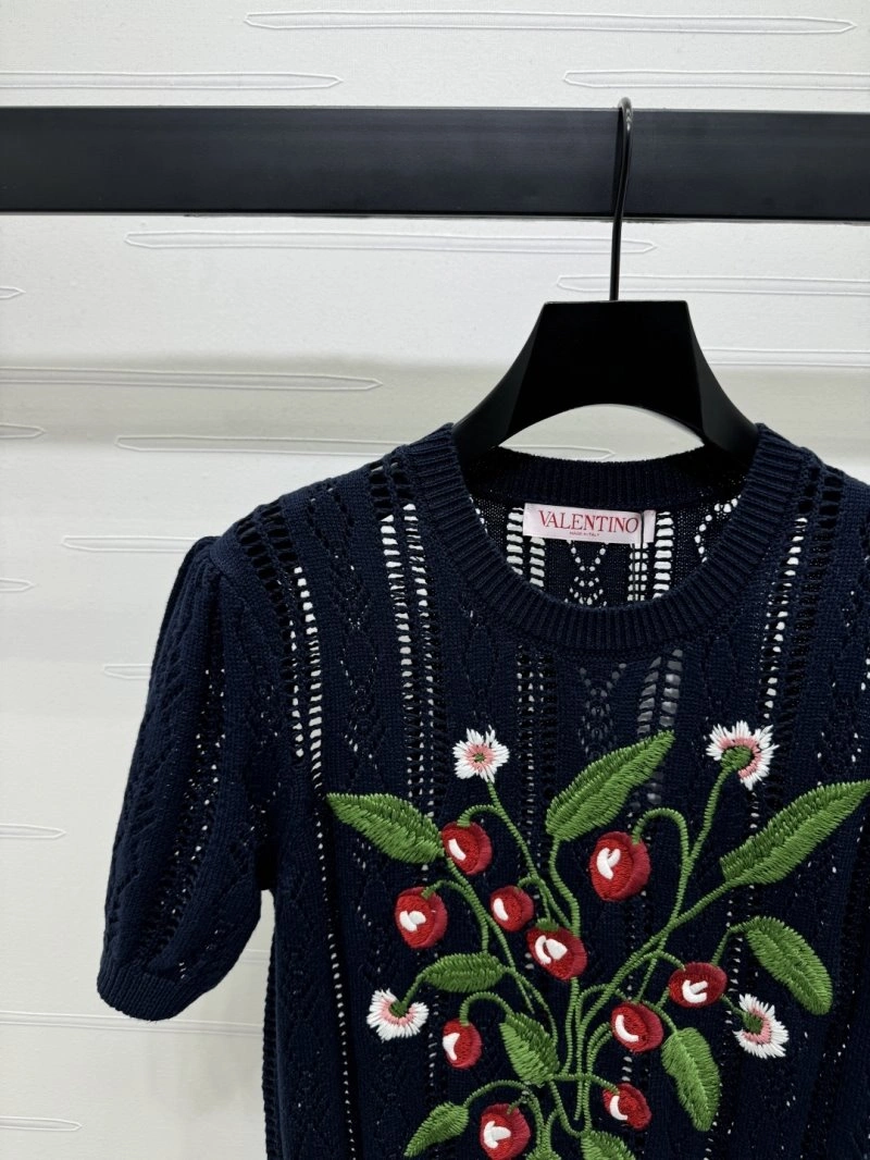 Valentino T-Shirts Resilient 174554