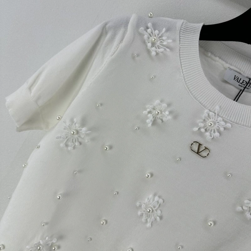 UrbanChic Valentino T-Shirts 174151