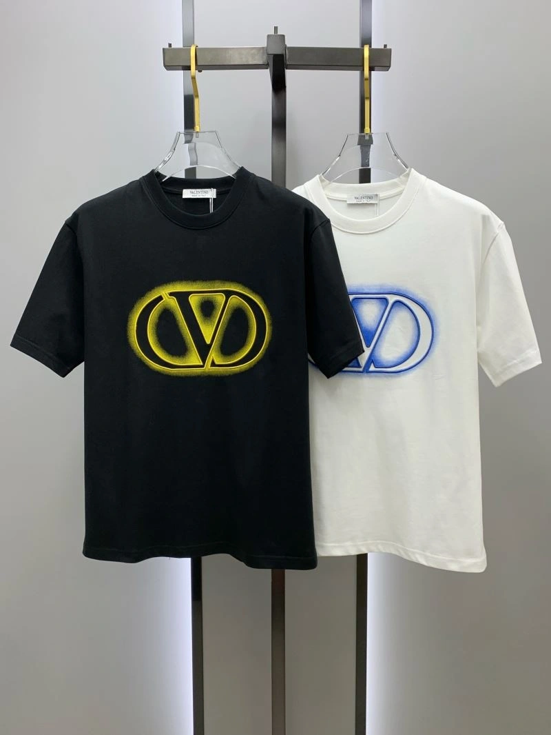 Effortless Valentino T-Shirts 174824