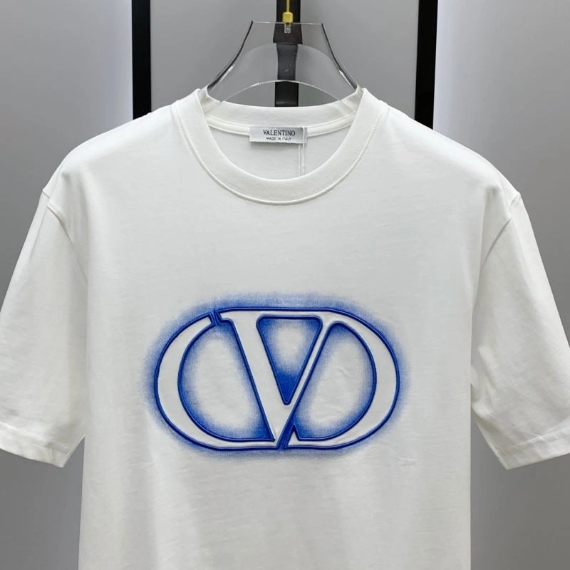 Effortless Valentino T-Shirts 174824