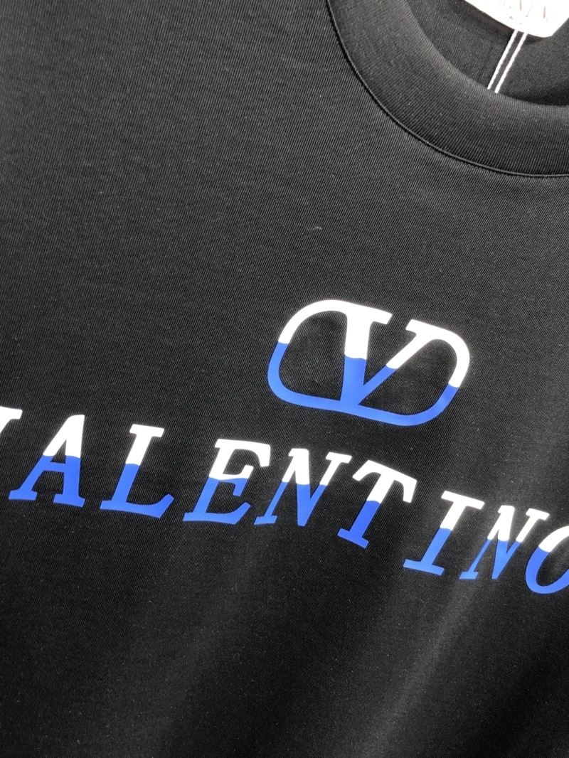 Versatile Valentino T-Shirts 174842