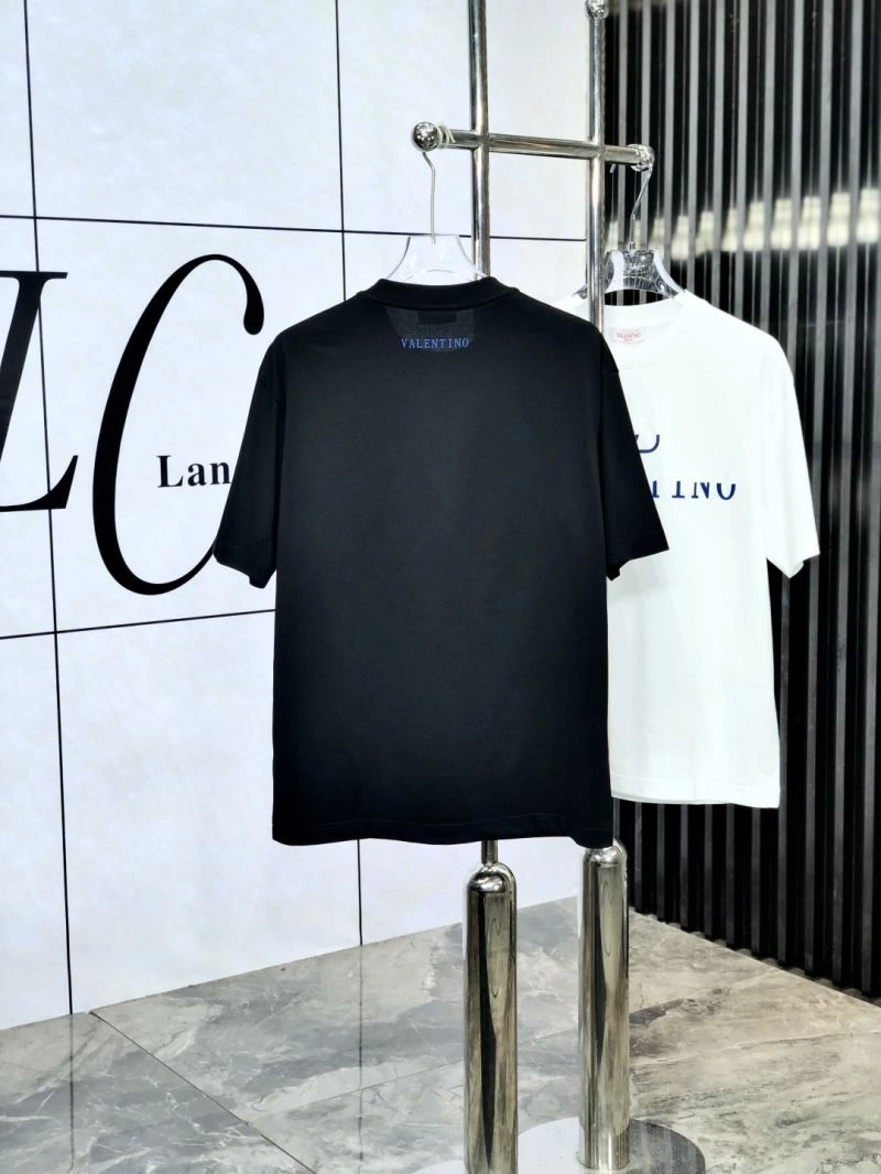 Versatile Valentino T-Shirts 174842
