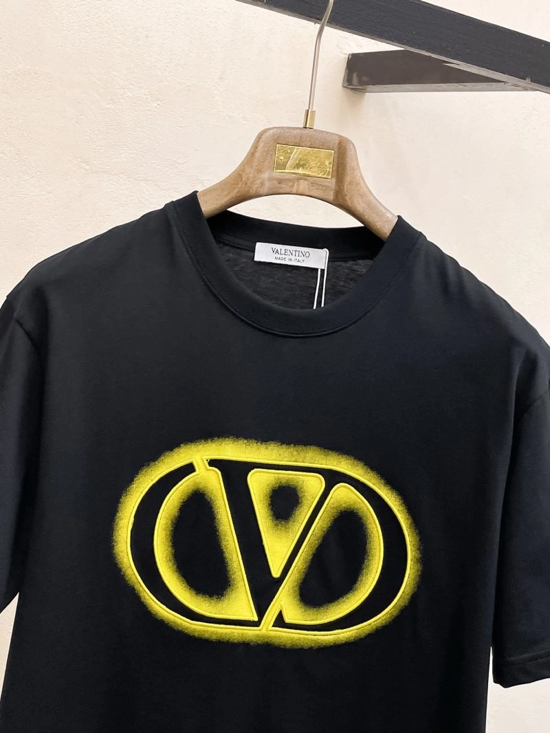 Contemporary Valentino T-Shirts 174787