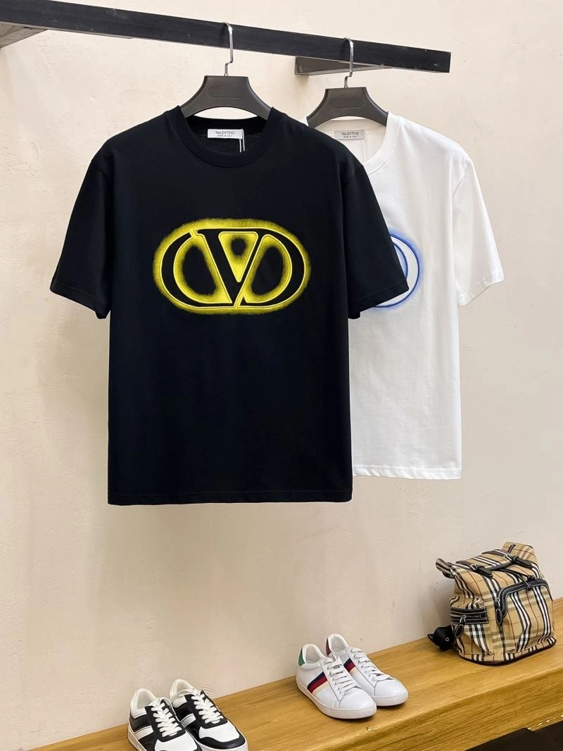 Contemporary Valentino T-Shirts 174787