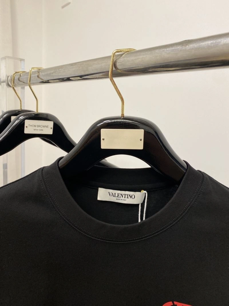 ModernLook Valentino T-Shirts 174785