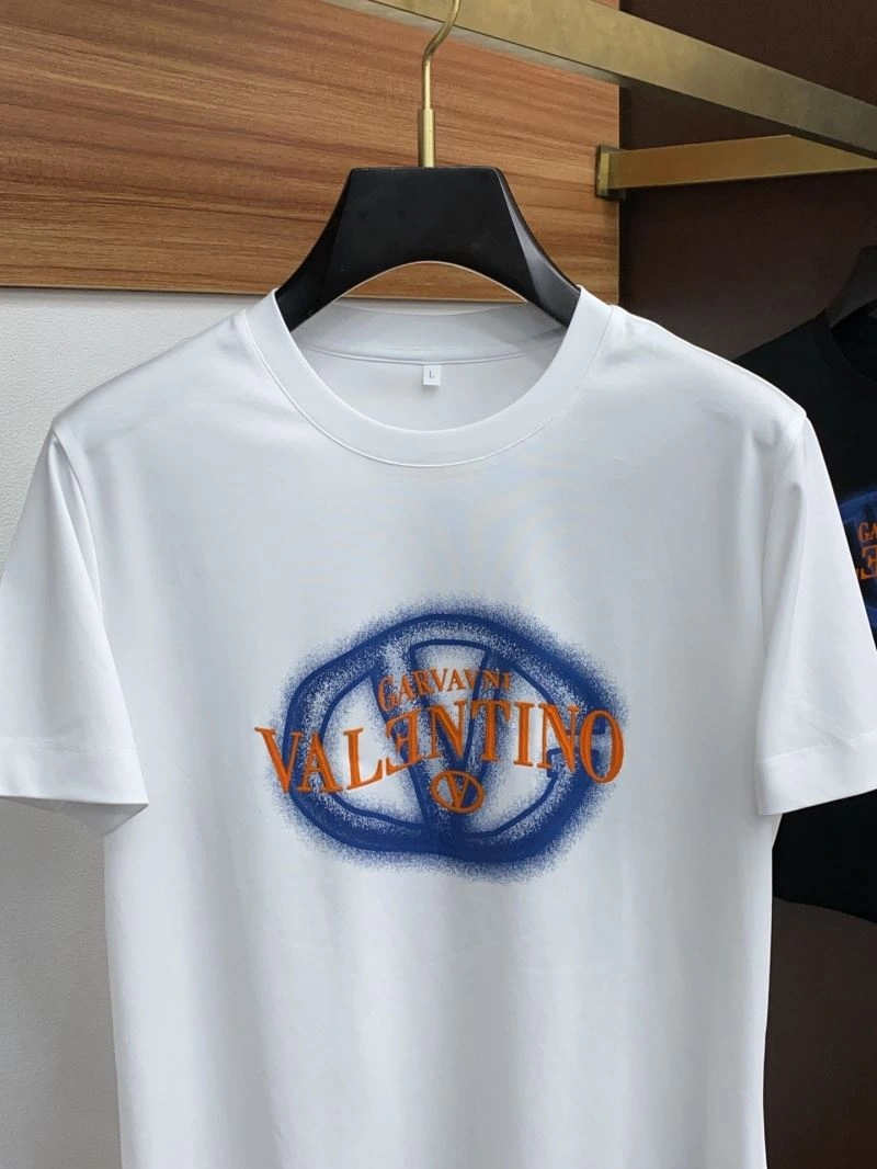 Valentino T-Shirts ModernLook 174730