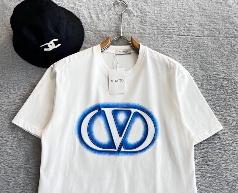 Vibrant Valentino T-Shirts 174719