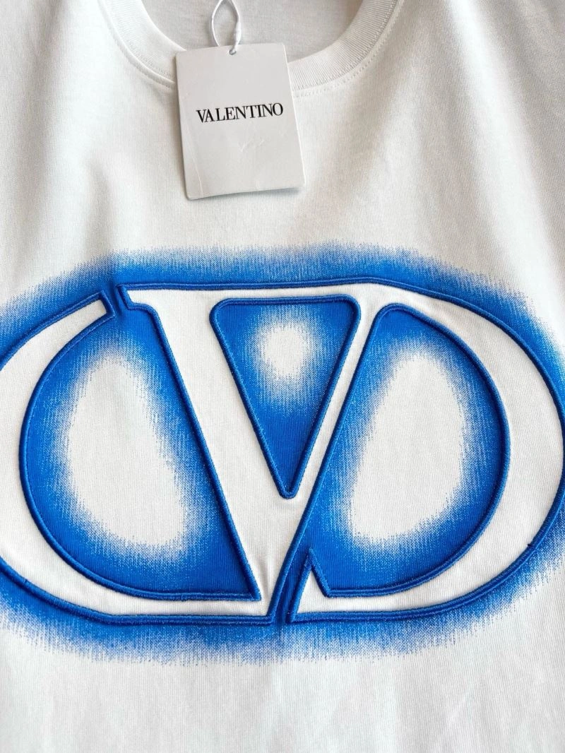 Vibrant Valentino T-Shirts 174719
