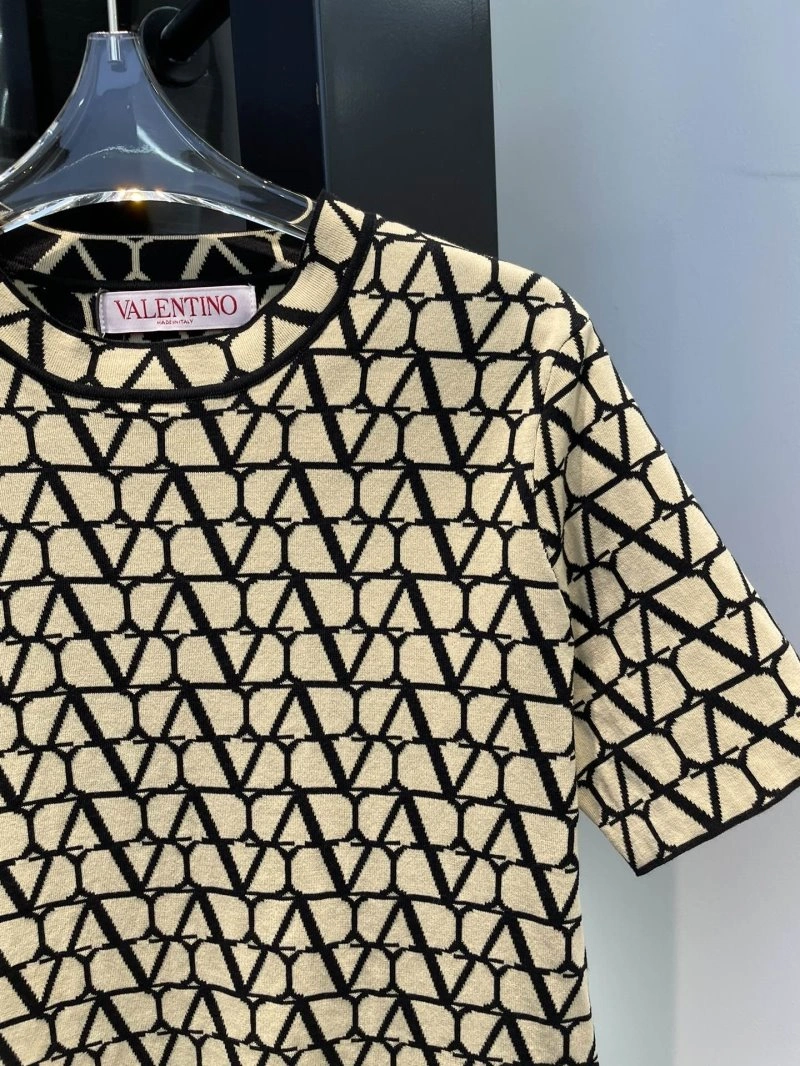 Valentino T-Shirts Snug 174427