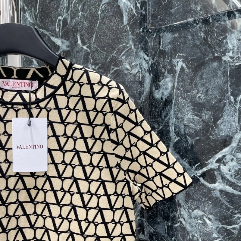 Contemporary Valentino T-Shirts 174393