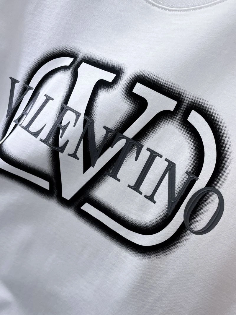 Valentino T-Shirts Versatile 174647