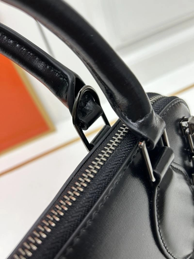 Unisex Valentino Top Handle Bags 81895