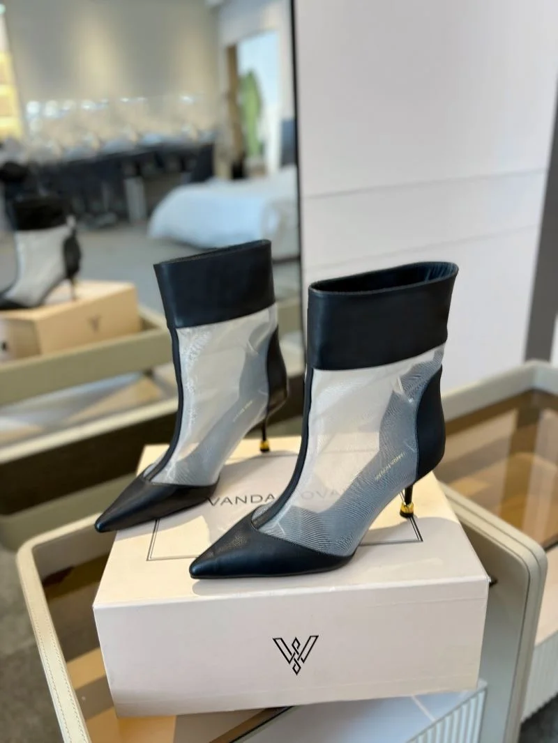 MoistureWicking Vanda Novak Boots 8837
