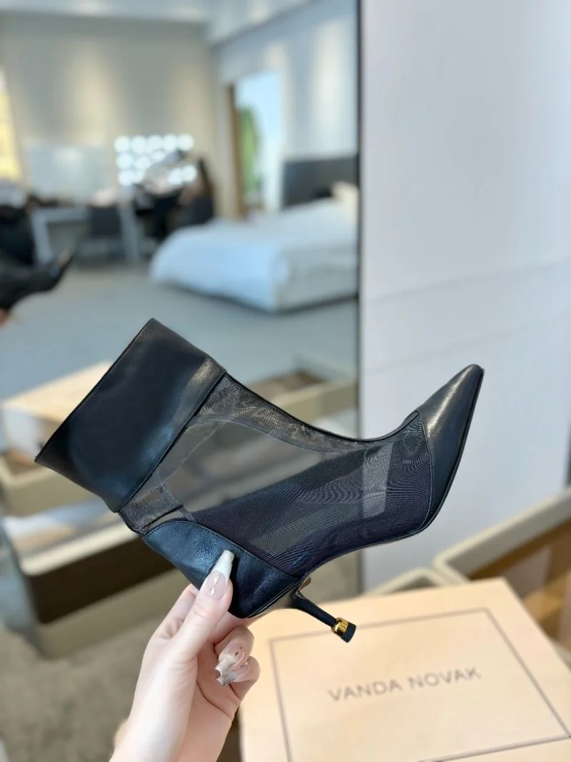 Vanda Novak Boots Timeless 8681