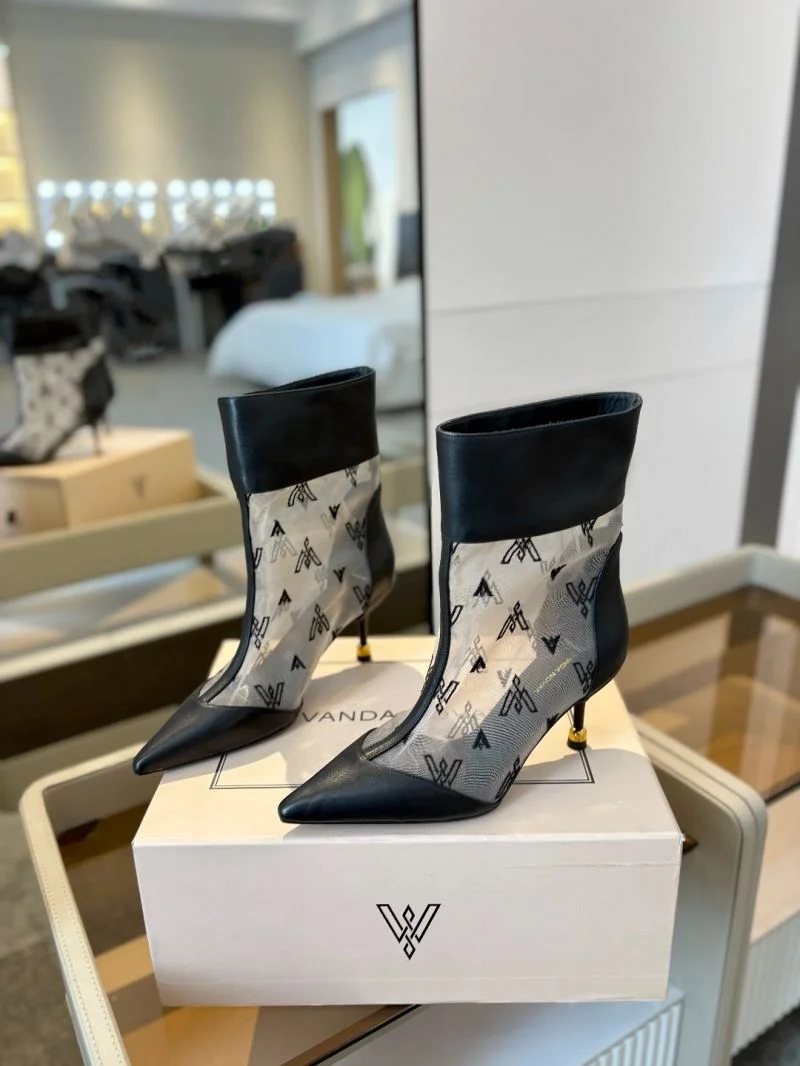 SportInspired Vanda Novak Boots 8711