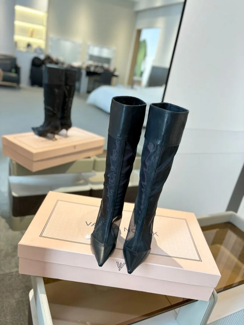 UrbanChic Vanda Novak Boots 8685