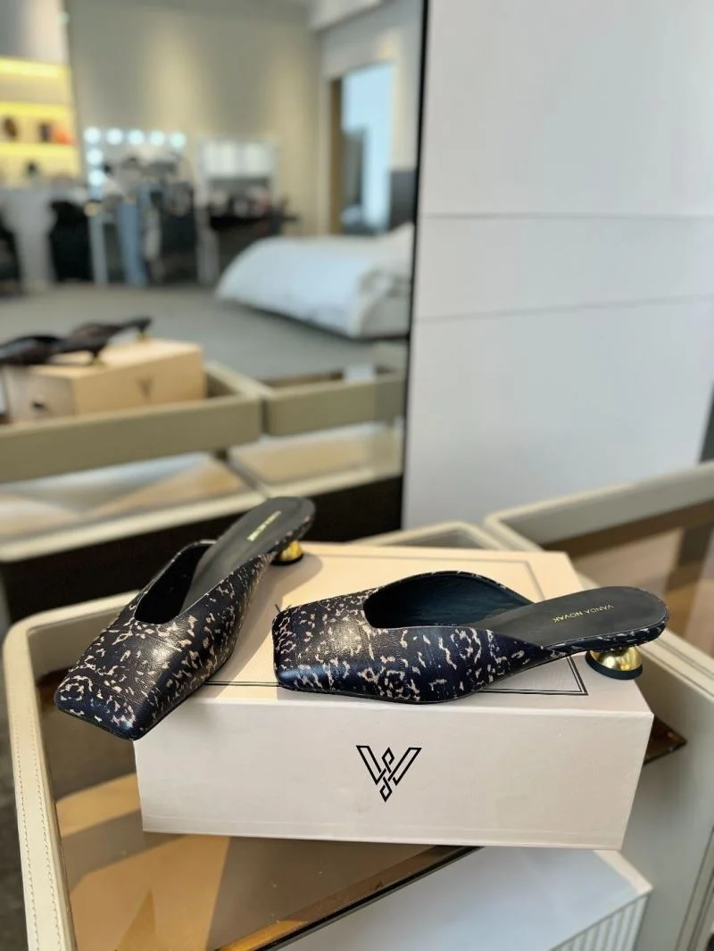NewStyle Vanda Novak Sandals 5743