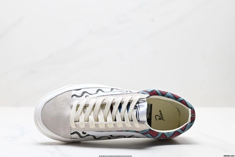 Functional Vans Shoes 2839