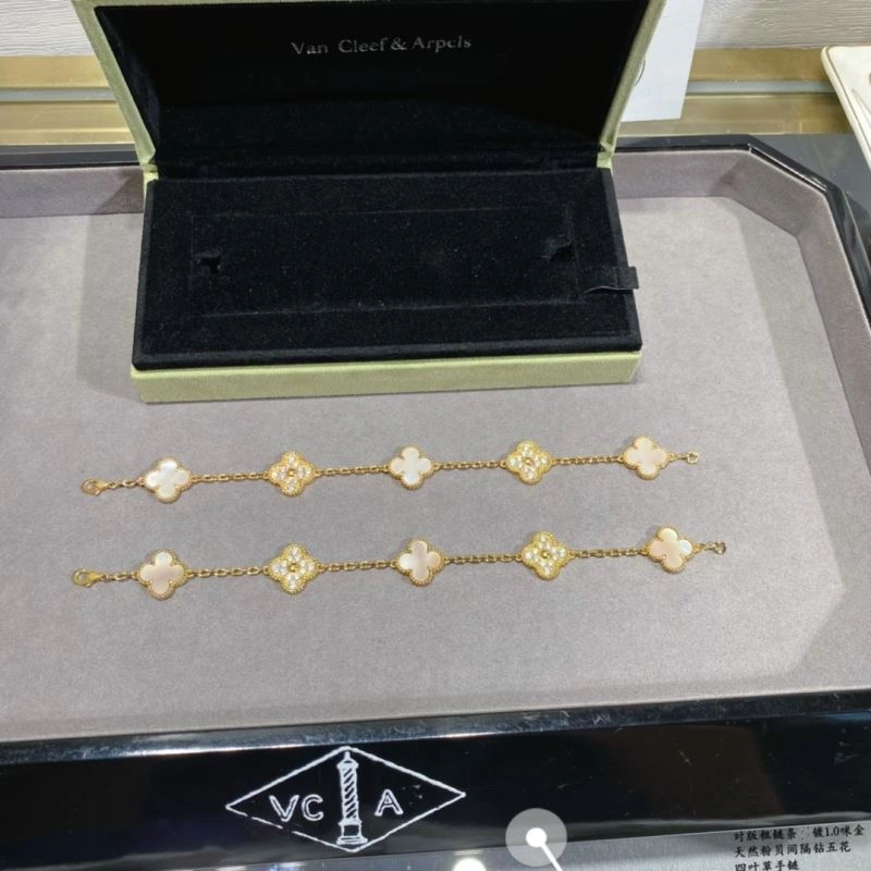 TechFriendly Vca Bracelets 255467