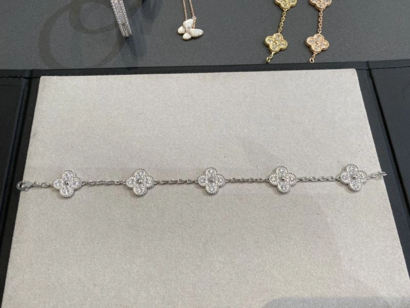 Packable Vca Bracelets 255444