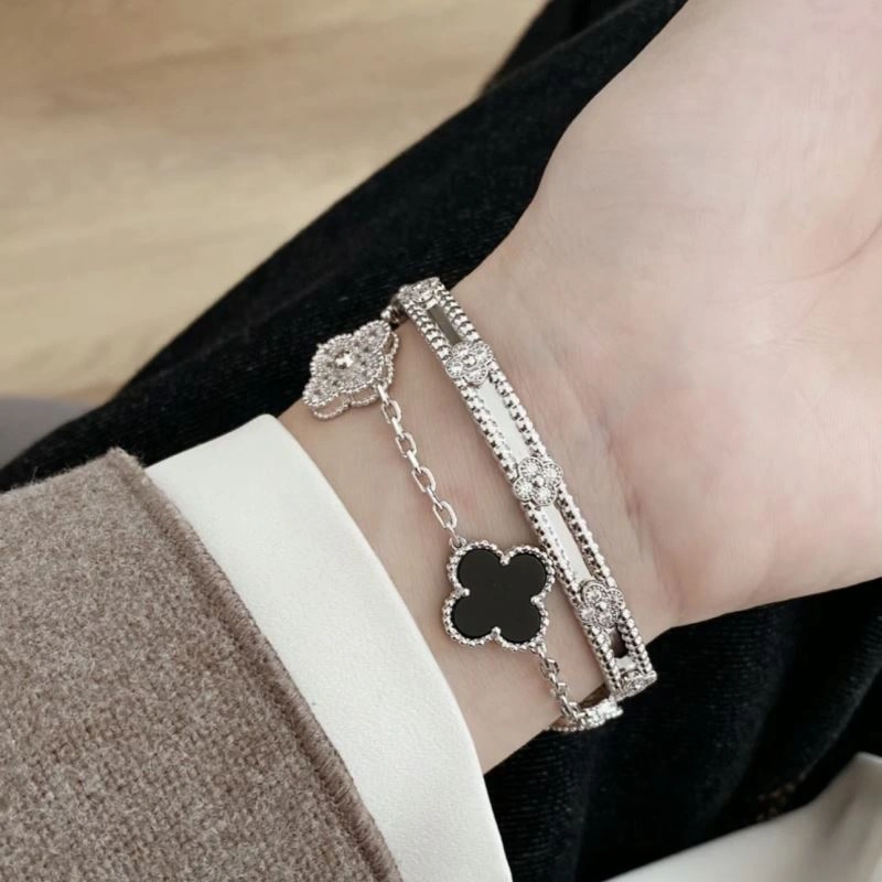 Vca Bracelets Functional 255450