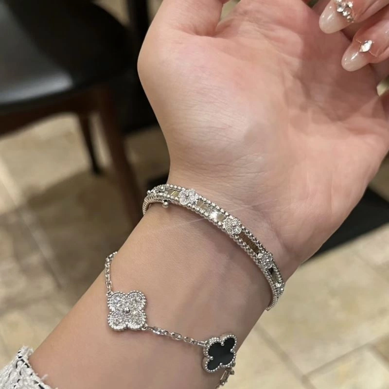 Vca Bracelets Functional 255450