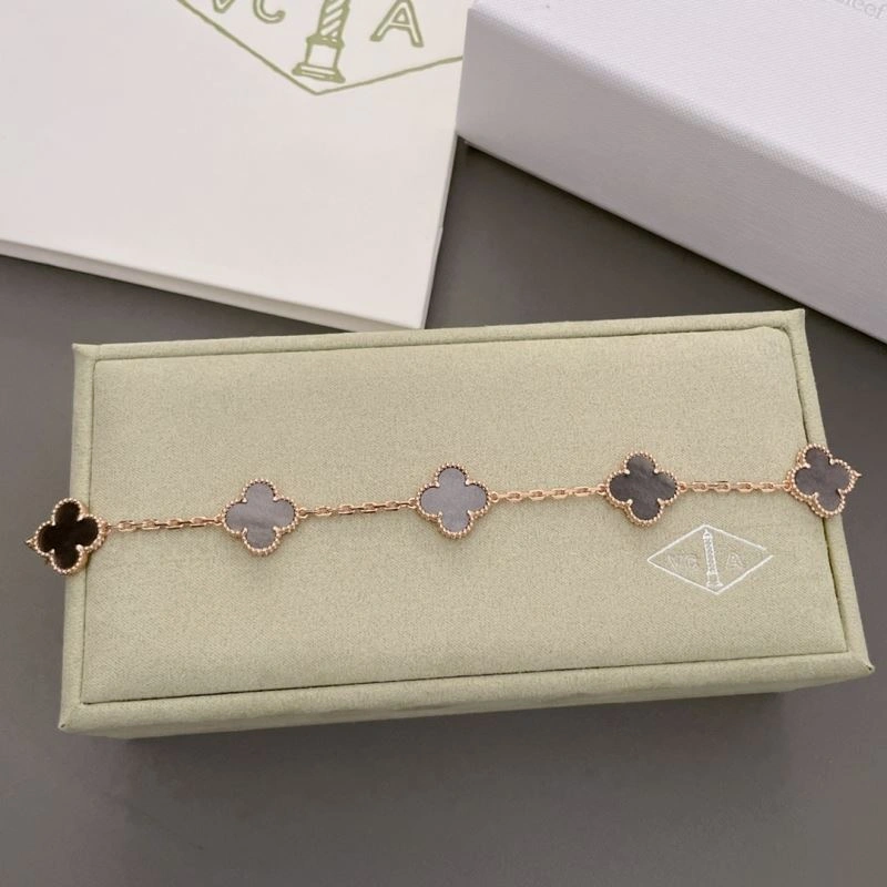 MoistureWicking Vca Bracelets 254012