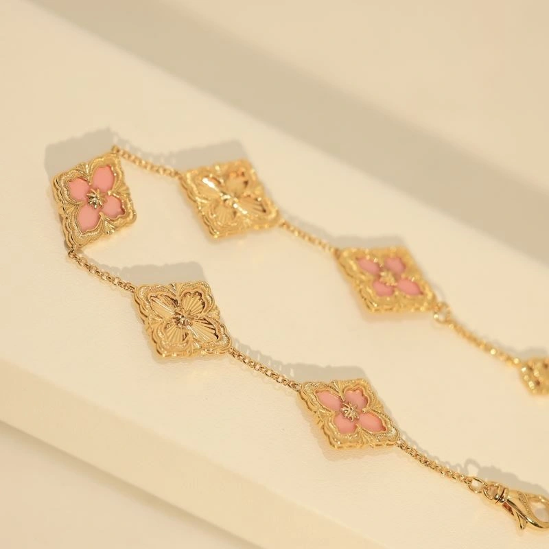 HighPerformance Vca Bracelets 255439