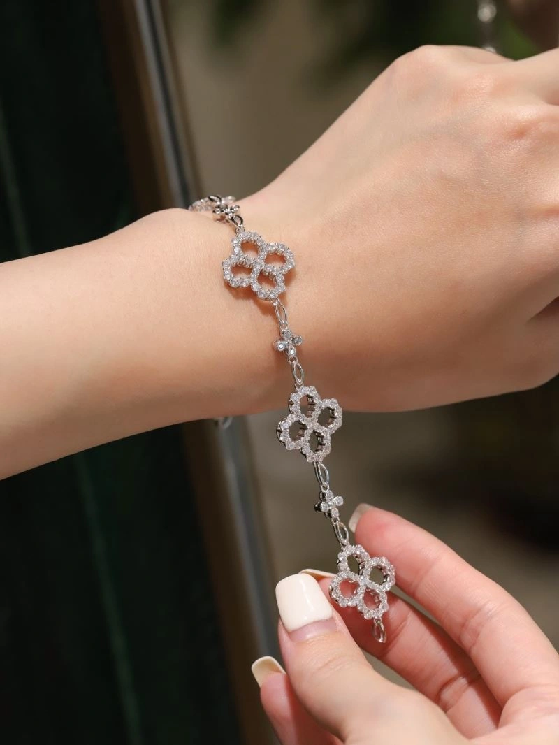 Stylish Vca Bracelets 255424