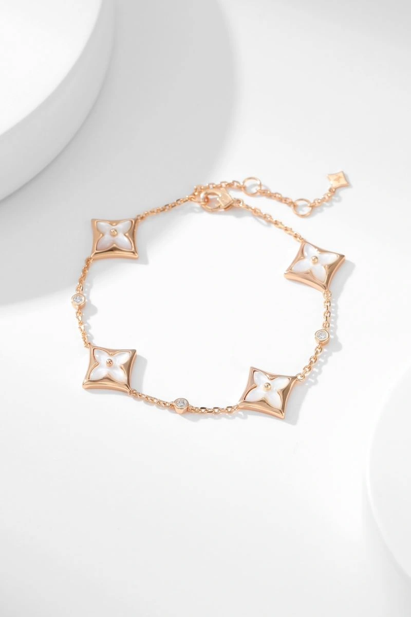 UrbanChic Vca Bracelets 255426