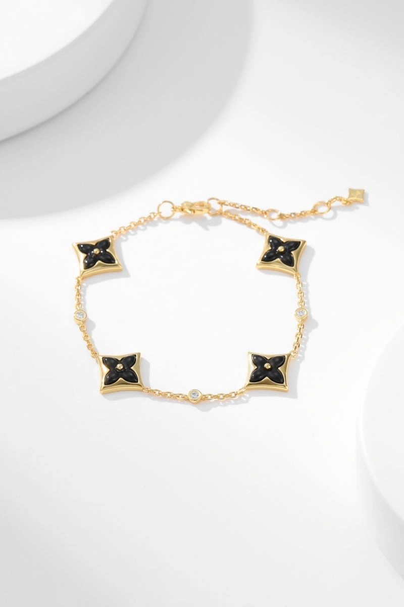 UrbanChic Vca Bracelets 255426