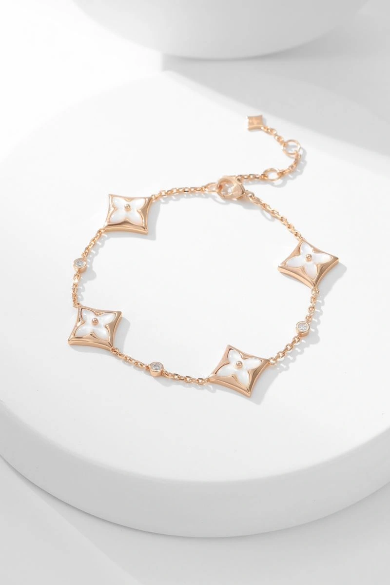 UrbanChic Vca Bracelets 255426