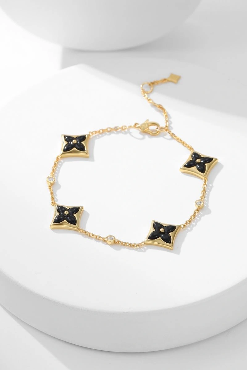 UrbanChic Vca Bracelets 255426