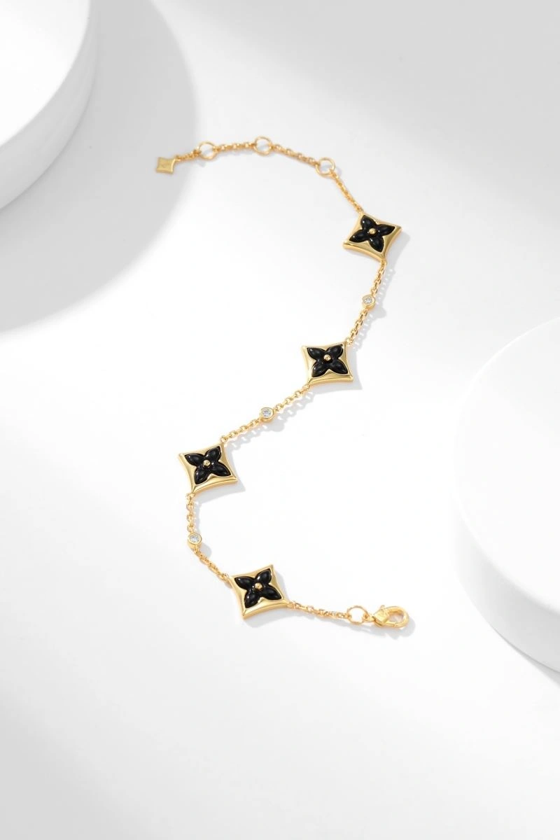UrbanChic Vca Bracelets 255426
