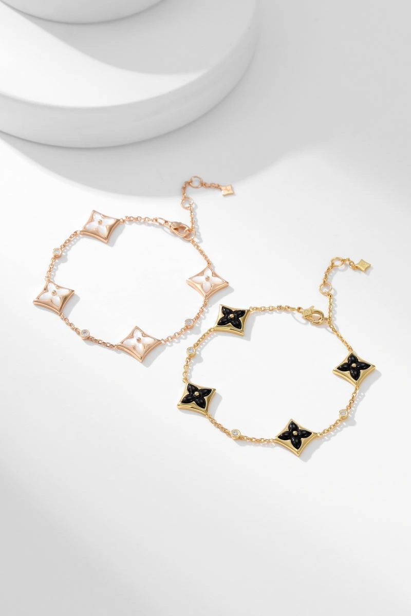 UrbanChic Vca Bracelets 255426