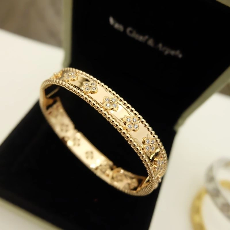 Attractive Vca Bracelets 255399