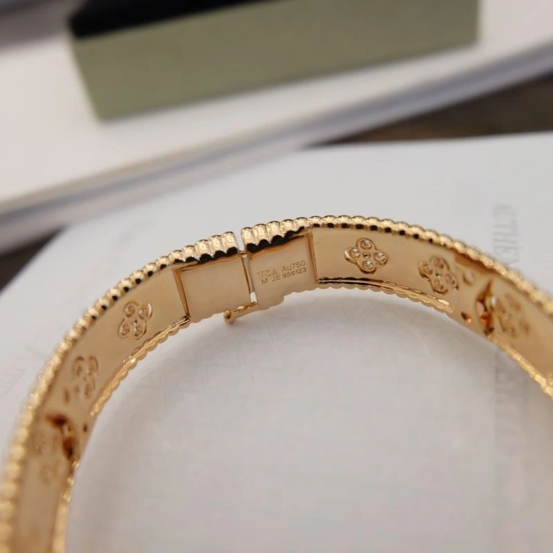 Attractive Vca Bracelets 255399