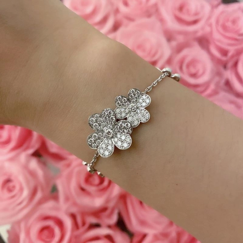 Supportive Vca Bracelets 255530