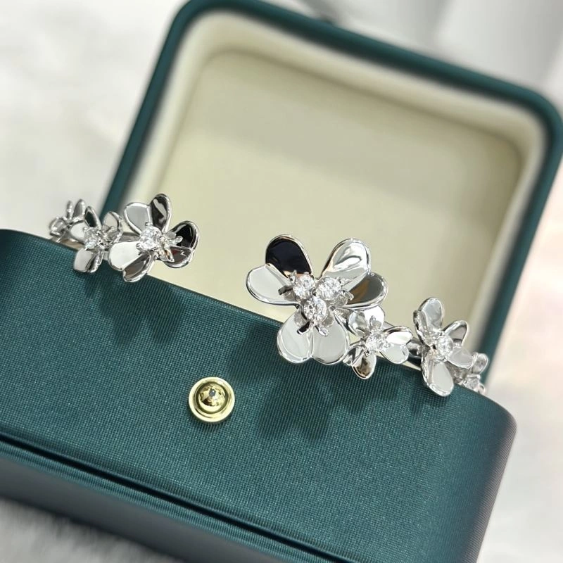 Comfortable Vca Bracelets 255517