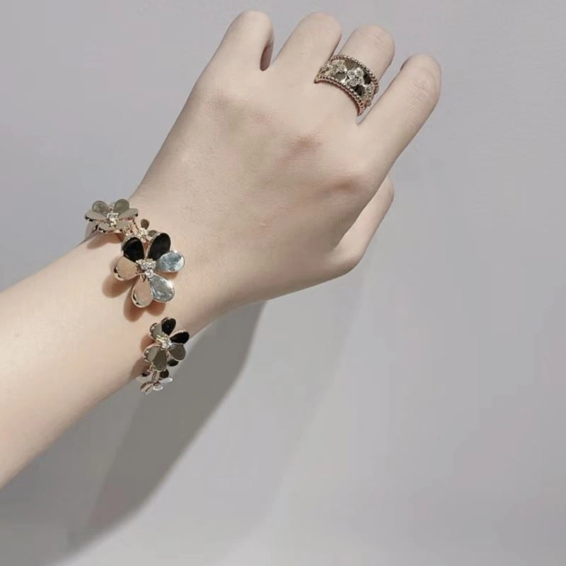 Comfortable Vca Bracelets 255517