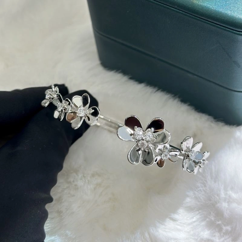 Comfortable Vca Bracelets 255517