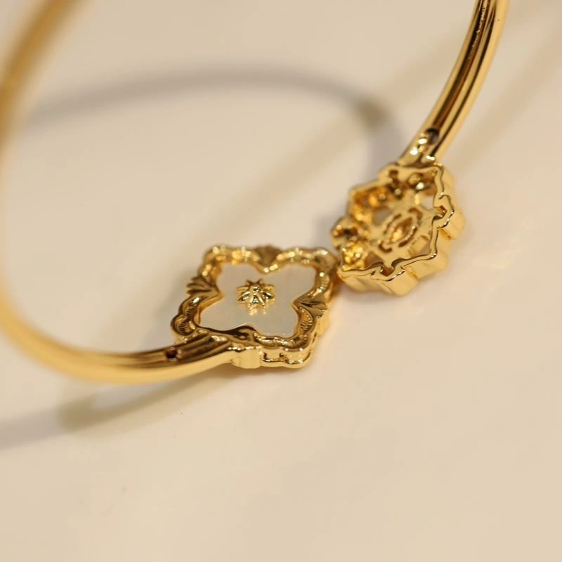 Durable Vca Bracelets 255474